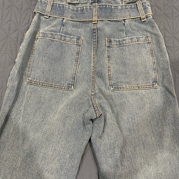 Dazie Belted Straight Leg Jeans - Picture 7 of 7